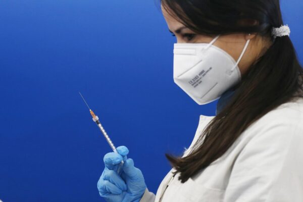 AstraZeneca, che succede se si rinuncia al vaccino