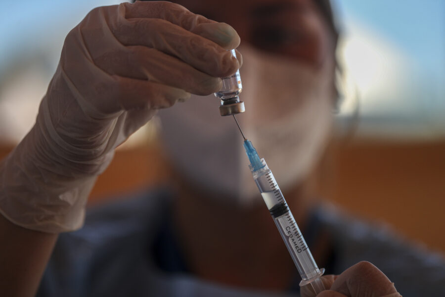 Coronavirus, 19.611 nuovi casi e 297 morti: il tasso di positività sale al 7,2%