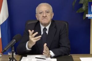 Campania, ordinanza di De Luca: stop a spostamenti verso seconde case