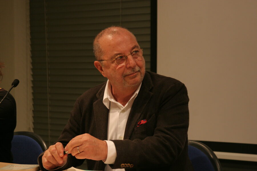 Intervista a Marino Niola: “Le Figaro ha fatto un giornalismo “da zoccole”, Napoli come Gomorra perché ci temono”