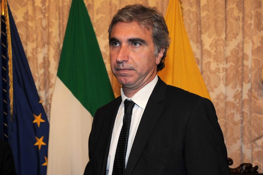 Il bluff di Palma: “Il virus non fa vendere le case”, ma i numeri di Napoli Servizi dicono altro