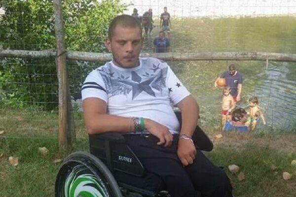 Il dramma di Ciro, in ospedale per curarsi viene contagiato e muore: “Indagine interna”