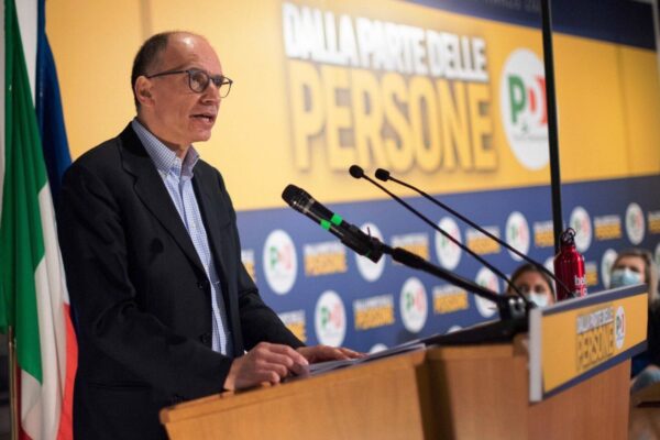 Due donne capogruppo, alleanza coi 5 Stelle (e Renzi): la ‘svolta’ di Letta spacca il PD