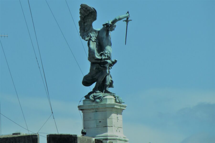 La fumata era bianca. Un racconto. 8