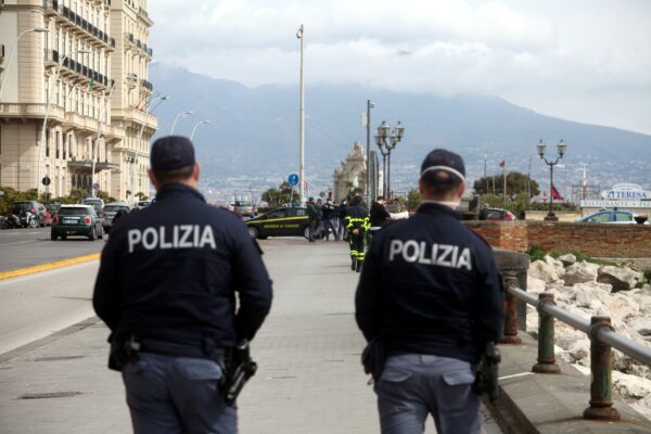 LUNGOMARE DI NAPOLI ANCORA CHIUSO IN ZONA ROSSA, POLIZIA, POLIZIOTTI
