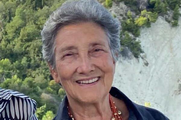 Aspetta per un mese il vaccino e diventa positiva a 83 anni, lo sfogo di Elisabetta: “Grazie Lombardia…”