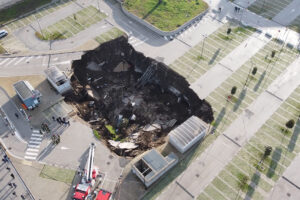 Voragine Ospedale del Mare, 21 indagati: “Atto dovuto”