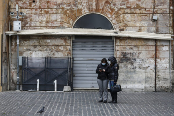 Covid, spiragli di aperture dopo Pasqua: priorità a scuola e campagna vaccinale