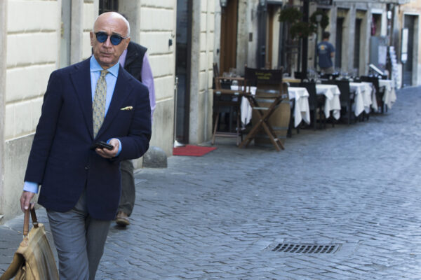 Associazione a delinquere di Romeo e altri 54: giro d’affari di ben 800 euro