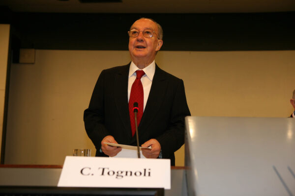 Morto Carlo Tognoli, ex sindaco socialista di Milano: dalla rinascita della città al fango di Tangentopoli
