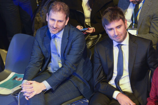 Casaleggio e Dibba pronti alla scissione, ma i grillini minacciano di portarli in tribunale