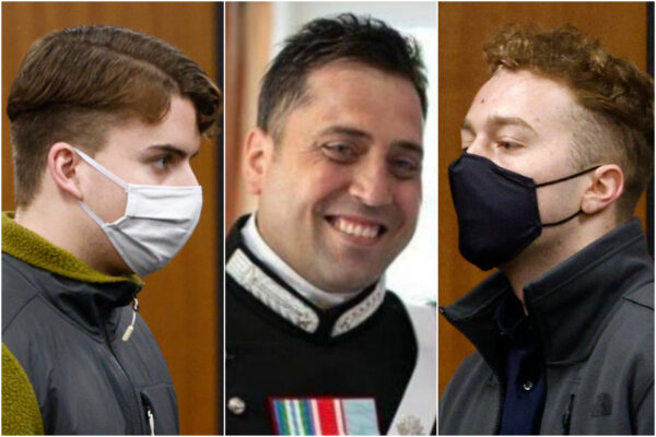 Al centro Mario Cerciello ai lati i due americani accusati dell’omicidio