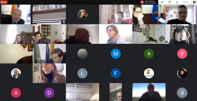 “Bismuto… e parte lo sciacquone”, il consiglio comunale di Napoli fa ridere tutti