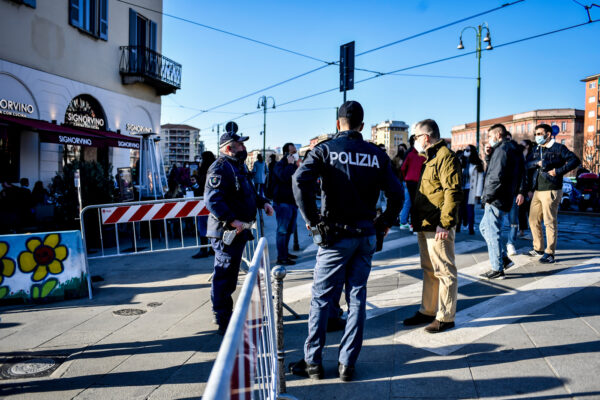 Colori delle Regioni, da lunedì quasi tutta Italia in zona rossa e arancione: solo quattro si ‘salvano’