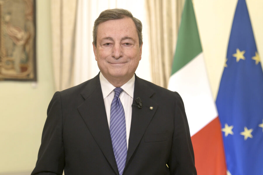 Il messaggio di Draghi: “Accelerare sui vaccini, l’emergenza peggiora ma la via d’uscita non è lontana”