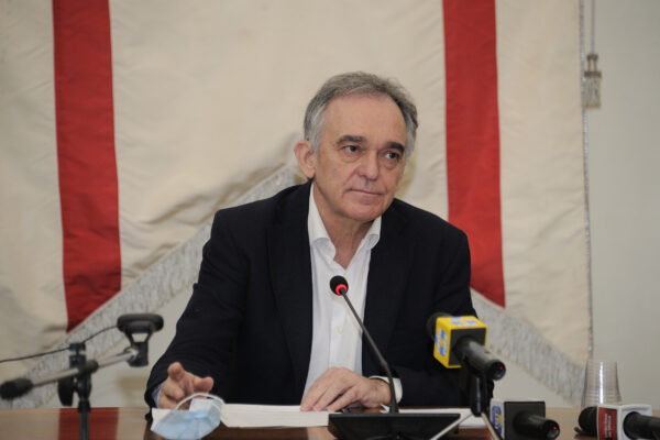 “Basta poltrone, il Pd torni ad essere il partito dei lavoratori”, intervista a Enrico Rossi