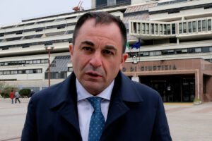 Terapia domiciliare Covid, come funziona il comitato nato su Facebook