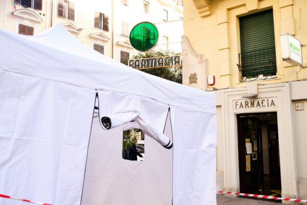 Come funziona il vaccino in farmacia e dove andare per la somministrazione “sotto casa”