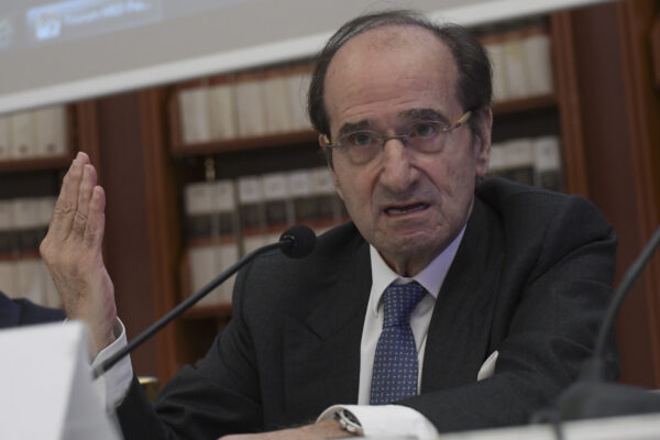 “Sui vaccini ennesima débâcle dell’Europa”, l’accusa di Jean Paul Fitoussi