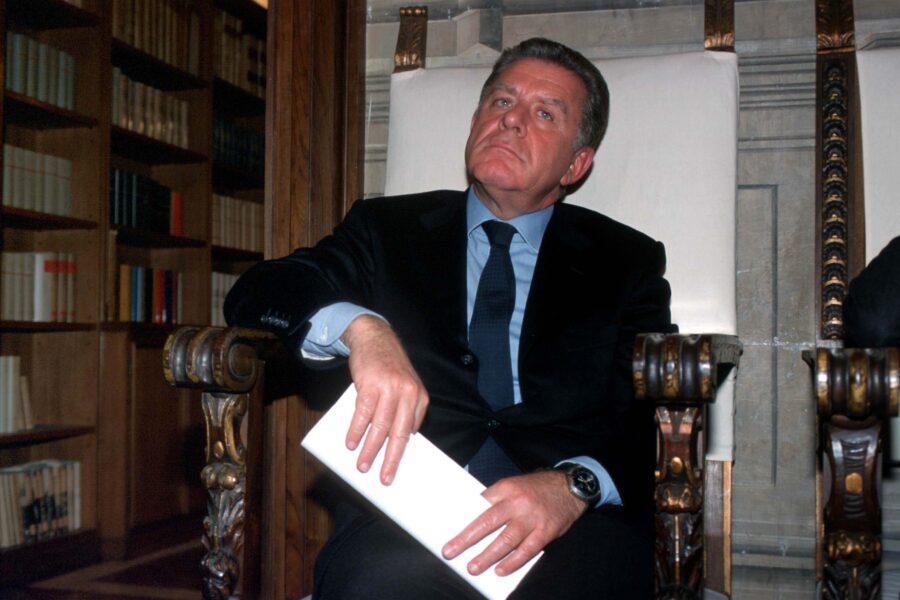 “Sciacquone in Consiglio? Speriamo che risucchi l’amministrazione”, la provocazione di Giulio Di Donato