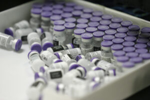 Vaccino, Figliuolo: “In 24 ore un milione di dosi Pfizer arriveranno alle Regioni”