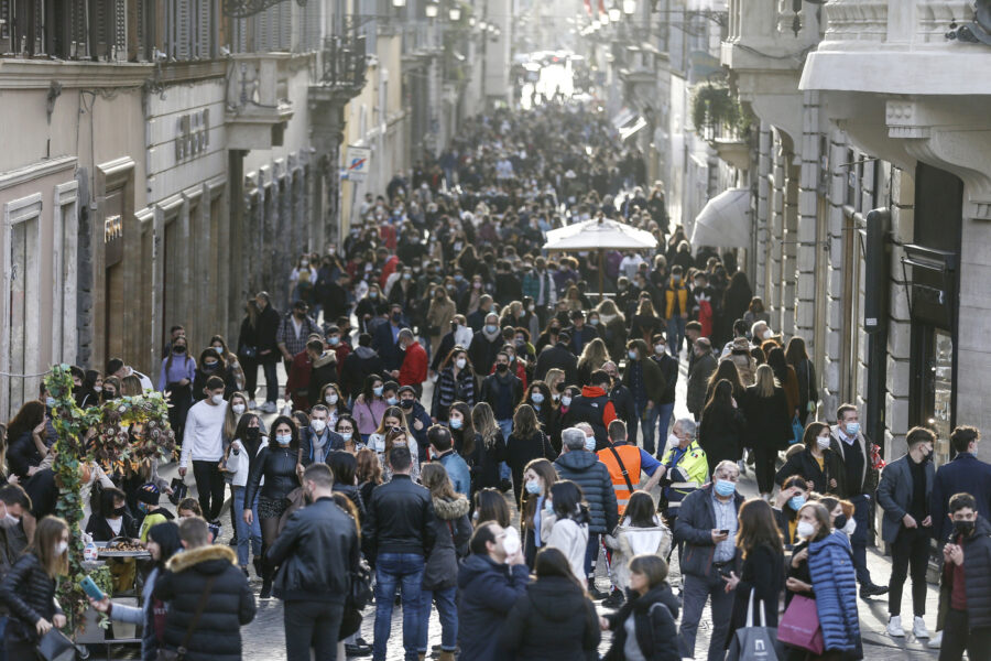 Colori delle Regioni, oggi le nuove zone: due a rischio rosso, l’arancione ‘domina’