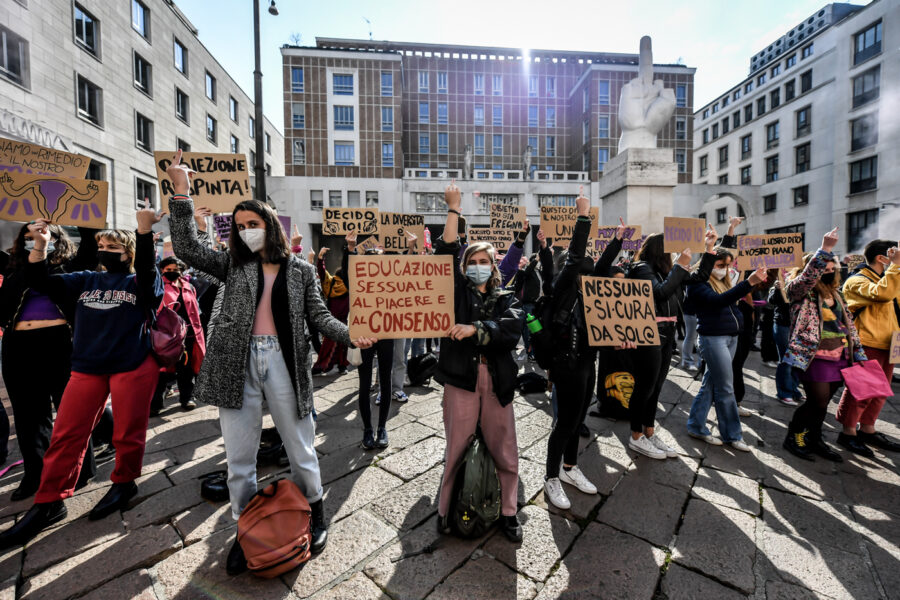 Modello Usa errato, celebrare un processo ideologico ai maschi non serve a niente