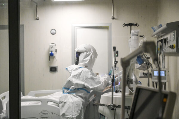 Cos’è la trombosi e quali sono i sintomi: al vaglio la correlazione con il vaccino AstraZeneca