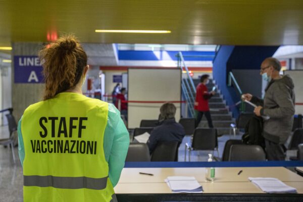 INAUGURAZIONE NUOVO CENTRO VACCINALE MASSIVO PRESSO EX TRIBUNALE DI CREMA HUB VACCINAZIONI STAFF