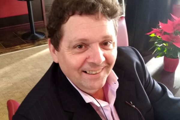 Bidello muore dopo vaccino, l’autopsia scagiona AstraZeneca: “Nessuna evidenza”