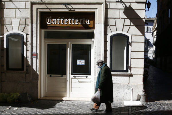 Foto Cecilia Fabiano/ LaPresse
15 Marzo 2021 Roma (Italia)
Cronaca :
Primo giorno in zona rossa nella capitale
Nella foto : bar chiuso
Photo Cecilia Fabiano/LaPresse
March 15 , 2021 Roma (Italy)
News :
First day of Red Zone against coronavirus contagion in Rome
In The Pic : cafe closed Foto Cecilia Fabiano/ LaPresse
15 Marzo 2021 Roma (Italia)
Cronaca :
Primo giorno in zona rossa nella capitale
Nella foto : bar chiuso
Photo Cecilia Fabiano/LaPresse
March 15 , 2021 Roma (Italy)
News :
First day of Red Zone against coronavirus contagion in Rome
In The Pic : cafe closed