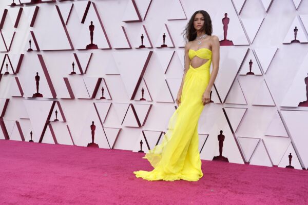 Zendaya, chi è la ‘reginetta’ della notte degli Oscar cha ha spopolato col suo look