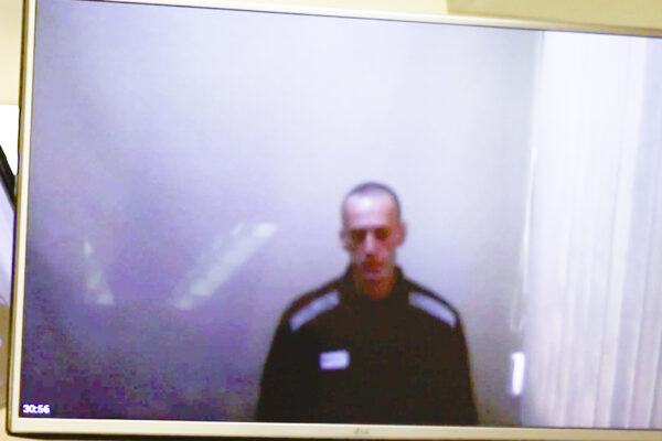 Prime immagini di Navalny dall’inizio dello sciopero della fame: “Sembravo uno scheletro inquietante”