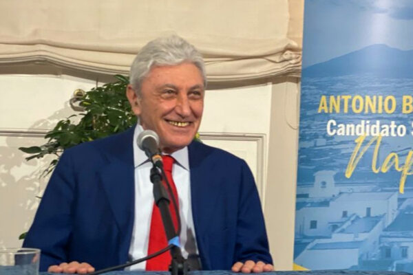 La destra ha dimenticato come si fa politica, punto su Bassolino