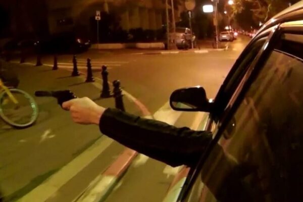 Agguato a Roma, spari in strada ad un 55enne: è grave. I residenti di San Paolo: “Abbiamo sentito quattro colpi”