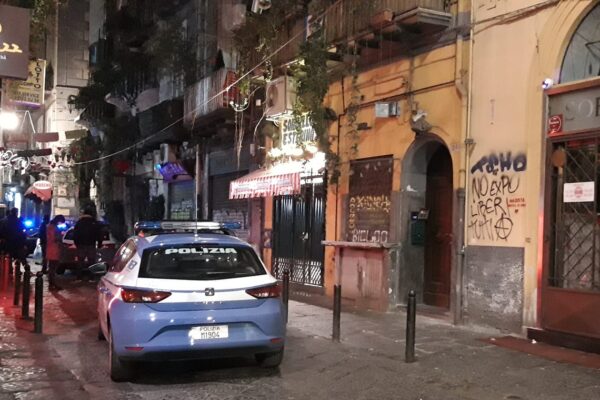 Giustizia fai da te a Napoli: pestato ladro, ma era un senzatetto