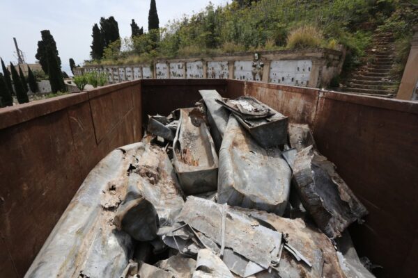 Palermo, lo scandalo del cimitero dei Rotoli: oltre 800 bare senza sepoltura