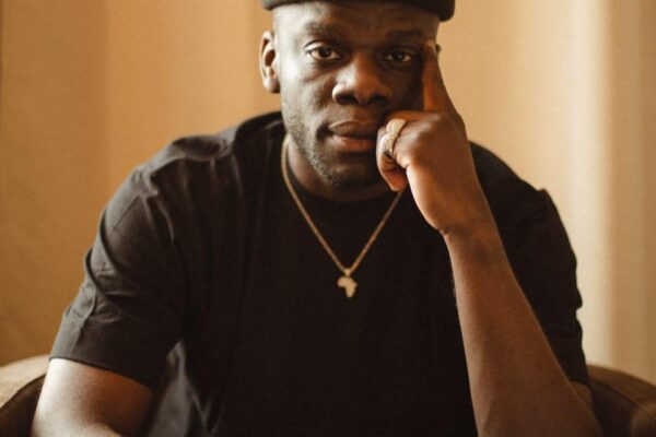 Chi è Antonio Dikele Distefano, lo scrittore dietro la serie “Zero” di Netflix