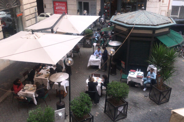 Roma, i ristoranti fanno boom: tavoli sold out anche a pranzo