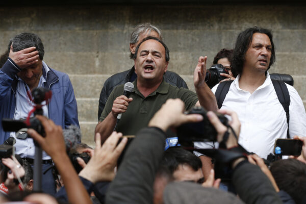 Giornalisti intercettati, dopo Trapani ne spuntano altri 33 ascoltati per il caso Mimmo Lucano Giornalisti intercettati, dopo Trapani ne spuntano altri 33 ascoltati per il caso Mimmo Lucano