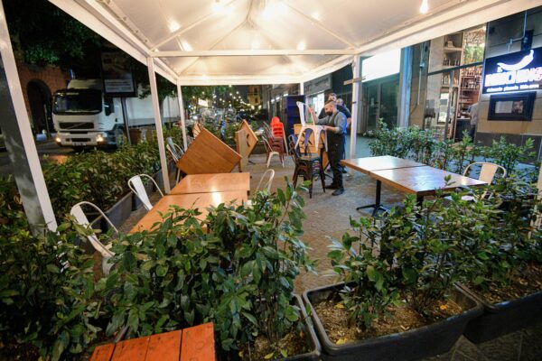 Covid, negozi allo stremo al Vomero: “Siamo condannati davanti al plotone”