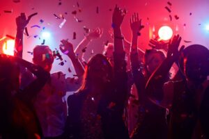 Lotta al covid, scoperto un party clandestino nella casa vacanze