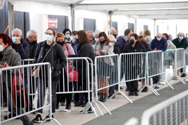 Effetto Super green pass, boom di prenotazioni per la prima dose: in Sicilia +23%