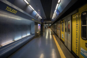 Napoli, viaggiatore investito da treno della metropolitana nella stazione Toledo