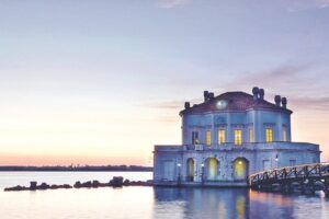 Anche la Campania ha la sua Lonely Planet: la guida che raccoglie gli itinerari più esclusivi e i tesori nascosti delle 5 province