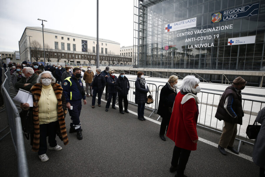 AstraZeneca, a Roma stop all’Hub della Nuvola: ecco dove si faranno i vaccini