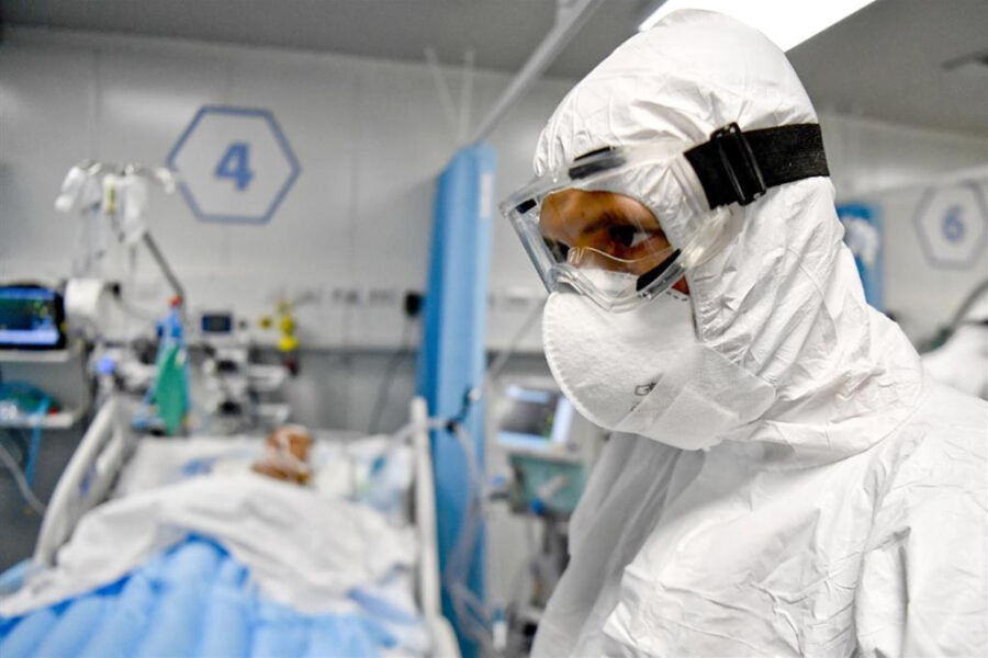 Covid, padre e figlio in rianimazione: il genitore non era vaccinato