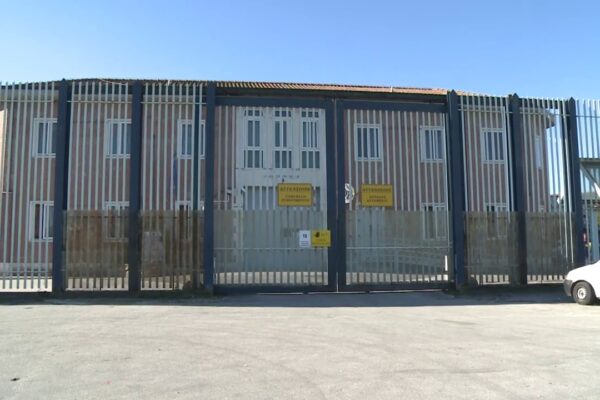 Domenico si è tolto la vita in cella, è il terzo in pochi mesi: “Il carcere continua a uccidere”