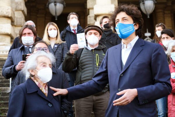 Aiuto al suicidio, Cappato e Mina Welby assolti anche in Appello: “Precedente importante ma Parlamento silente” Aiuto al suicidio, Cappato e Mina Welby assolti anche in Appello: “Precedente importante ma Parlamento silente”