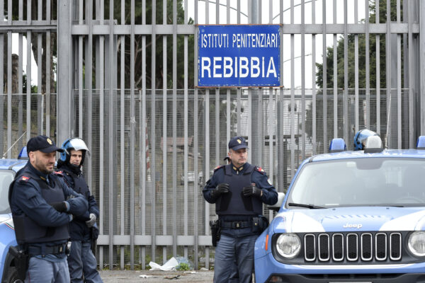Focolaio Covid a Rebibbia: positive 48 detenute e 3 agenti